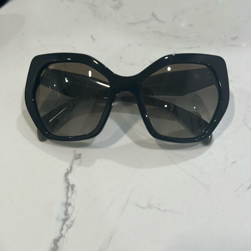 Prada black and brown Chic Sunglasses SRP 16R 5619